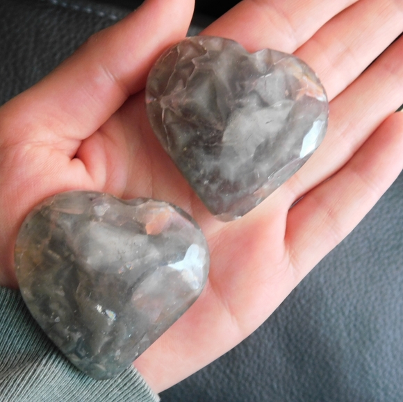 Fluorite heart - Picture 3 of 3